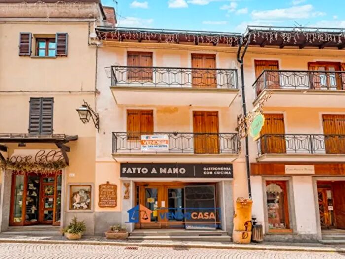 Appartamento con 6 locali in vendita in Via Cuneo, Limone Piemonte