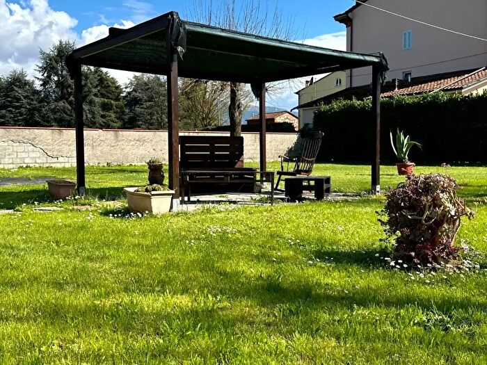 Casa con 12 locali in vendita in Capannori