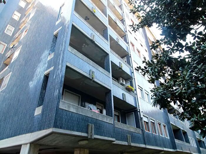 Appartamento trilocale in vendita in Viale Giulio Cesare, Novara