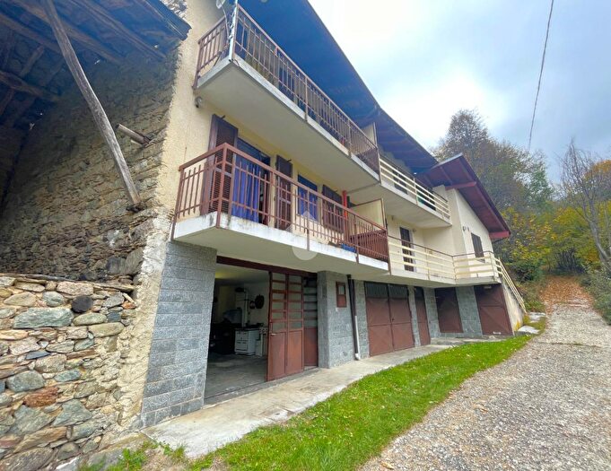 Casa con 6 locali in vendita in Selvaggio Borgata Prialli, Giaveno