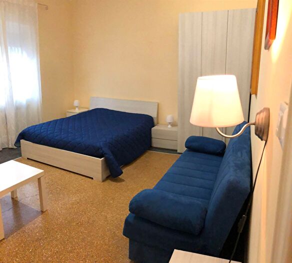 Appartamento trilocale in affitto in Via Cilea, Varazze