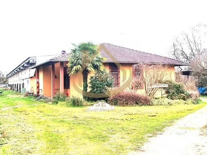 Casa trilocale in vendita in Viale Agricoltura, Vigevano