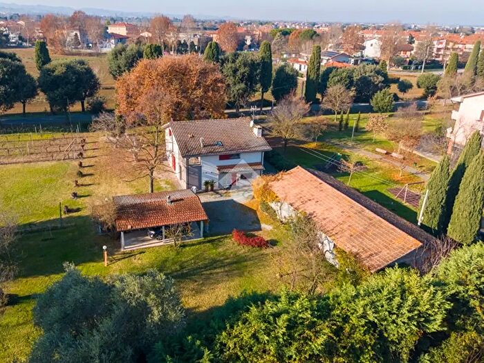 Casa con 6 locali in vendita in Via del Cimitero, San Mauro Pascoli