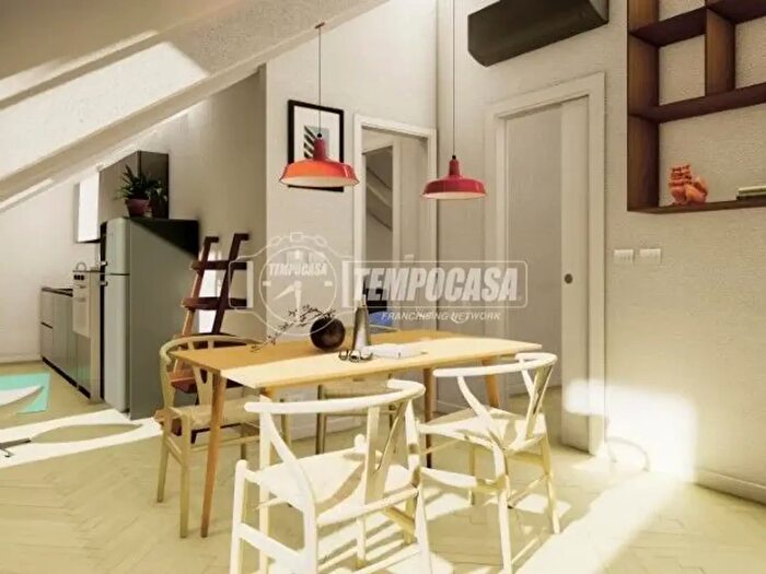 Appartamento trilocale in vendita in Via Achille Fontanelli, Milano