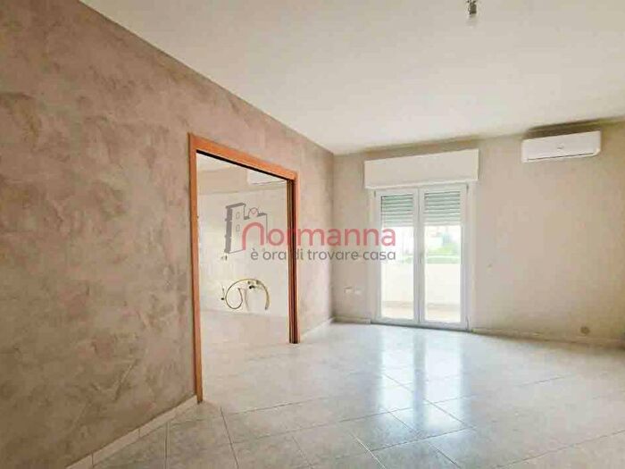 Appartamento trilocale in affitto in Via del Lavoro, Teverola