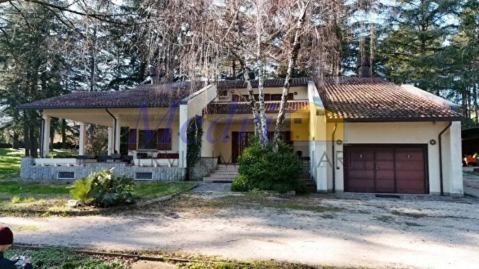 Casa con 10 locali in vendita in Via Gallo, Cesena