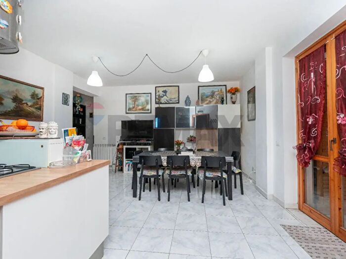 Appartamento con 6 locali in vendita in Via XX Settembre, Motta SantAnastasia