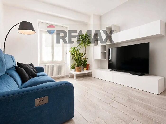 Appartamento trilocale in vendita in Via De Notaris, Verbania