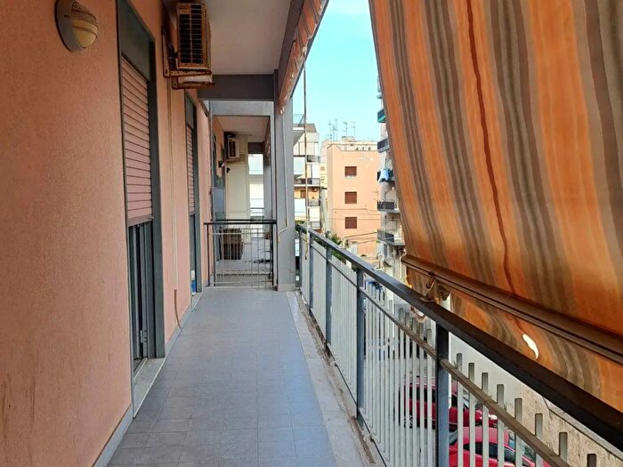 Appartamento con 5 locali in affitto in Siracusa