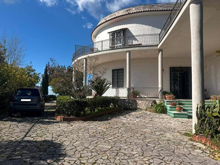 Appartamento monolocale in affitto in Via dellEremo, Camaldoli, Napoli