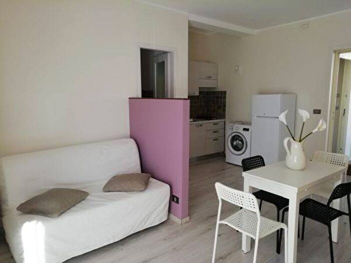 Appartamento monolocale in affitto in Via Edmondo De Amicis, Corso Langhe Moretta Corso Cortemilia, Alba