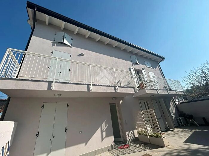 Appartamento trilocale in vendita in Via Fiume, Paladina