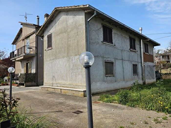 Casa trilocale in vendita in Via Pettinaccia, Giove