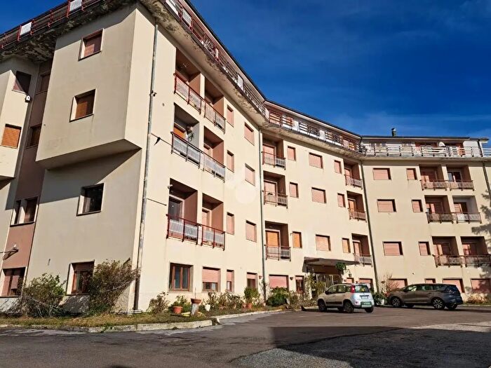 Appartamento trilocale in vendita in Via Dante Alighieri, Rivisondoli