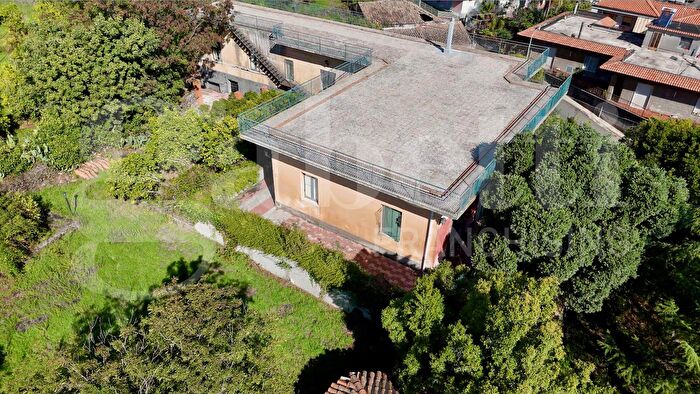 Casa con 11 locali in vendita in Via De Pretis, Santa Venerina