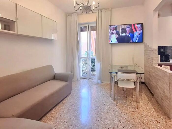 Appartamento trilocale in vendita in Via Bartolomeo Baderna, Piacenza