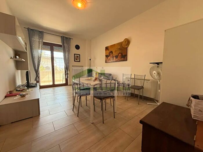 Appartamento trilocale in affitto in Viale Alcione, Francavilla Al Mare