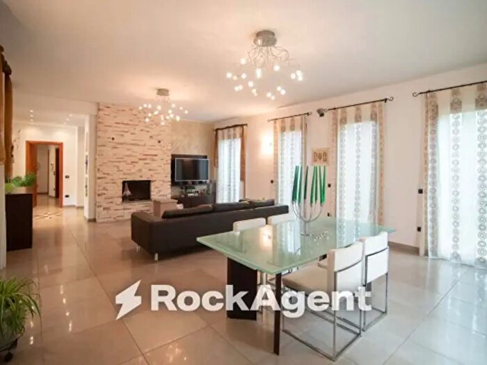 Casa con 6 locali in vendita in Via Giuseppe Sirtori, BellariaIgea Marina