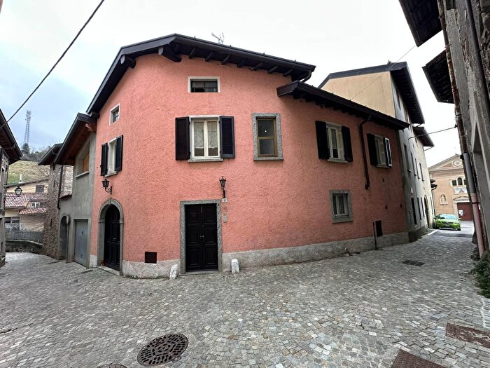 Case in Vendita e in Affitto - 2