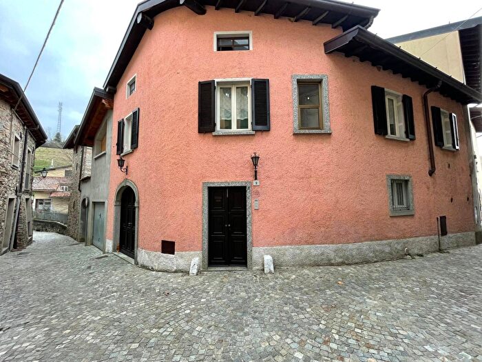 Casa trilocale in vendita in Via Xxw Aprile, Galbiate