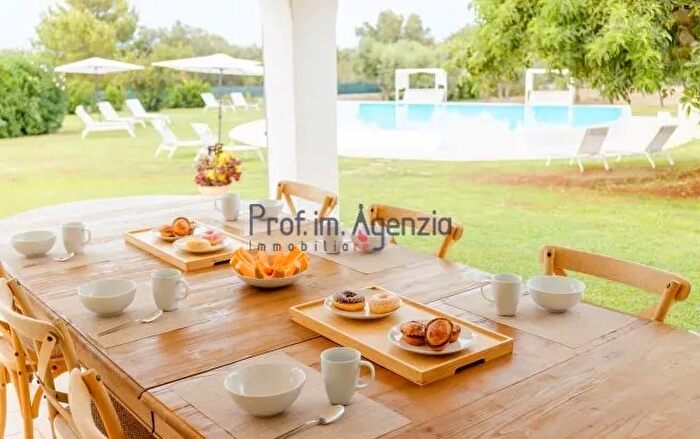 Casa con 6 locali in vendita in Carovigno