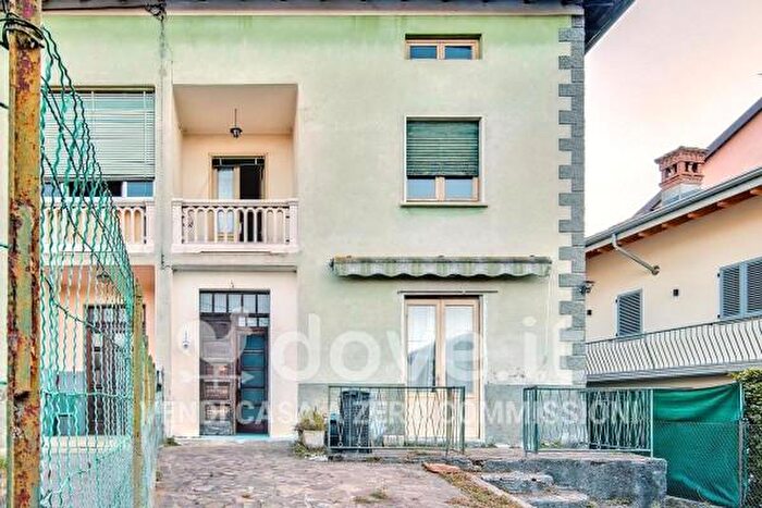 Casa trilocale in vendita in Via a Diaz, Gandino