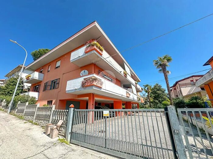 Appartamento quadrilocale in vendita in Via Aurelio Grue, Teramo