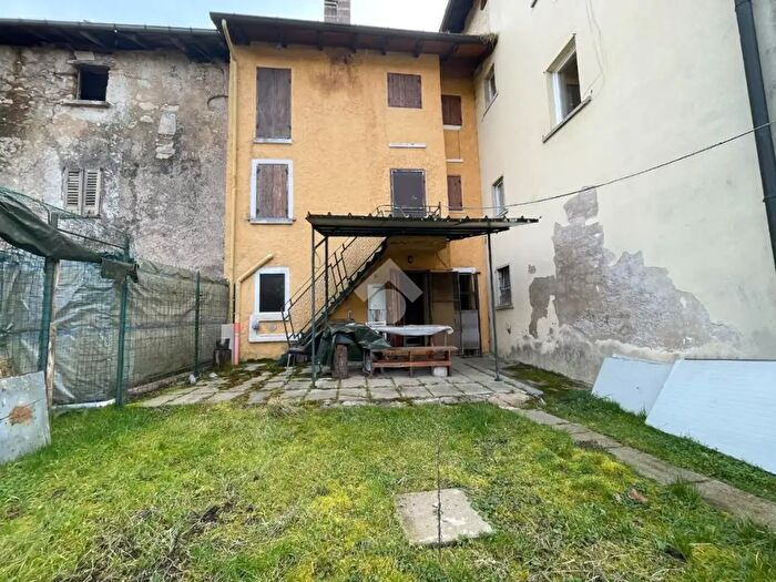 Casa bilocale in vendita in Via Molino, Arcisate