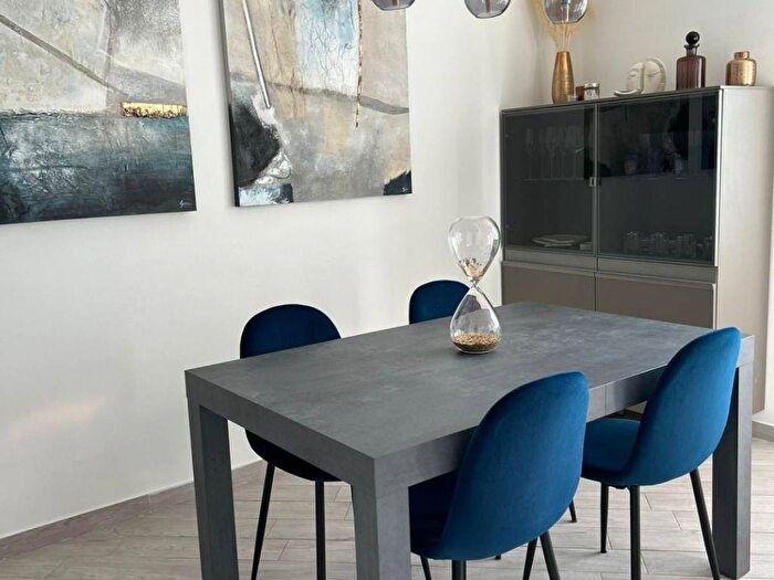 Appartamento trilocale in affitto in Via Palloa, Quarto, Genova