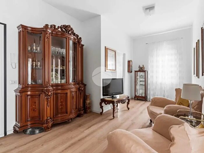 Appartamento trilocale in vendita in Via Pascoli, Trezzano Sul Naviglio