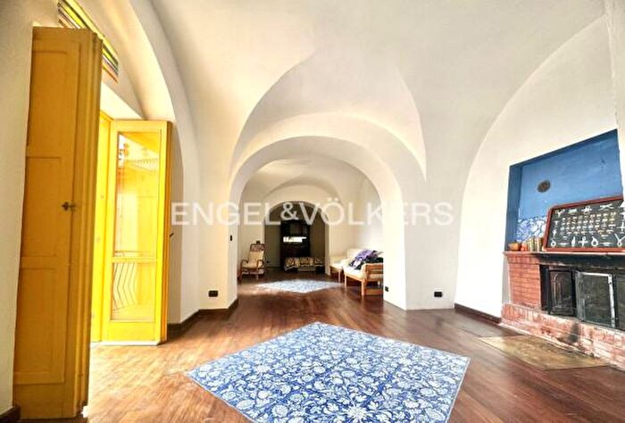 Appartamento trilocale in vendita in Via Carlo Pisacane, Scala