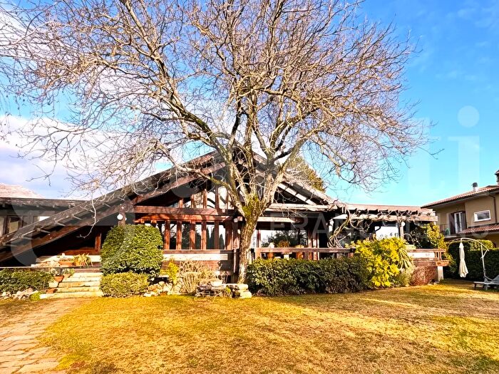 Casa con 7 locali in vendita in Via Vincenzo Bellisario, Avezzano