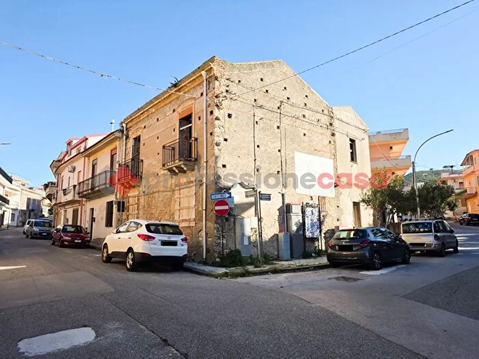 Casa in vendita in Via Regina Margherita, Pace Del Mela