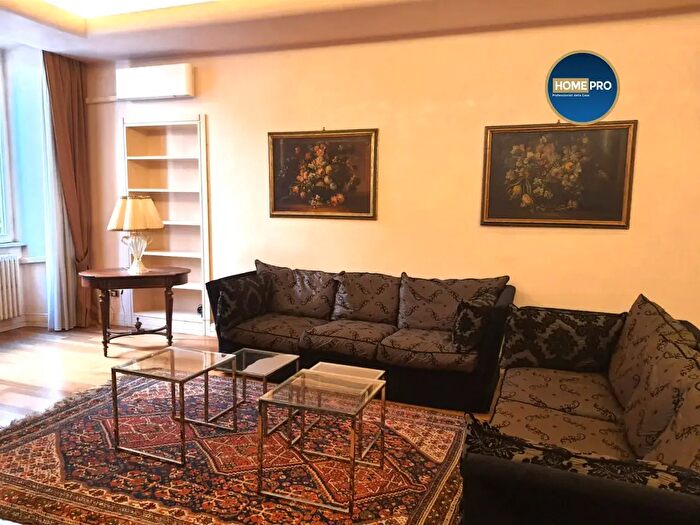 Appartamento quadrilocale in affitto in Piazza Barberini, Roma