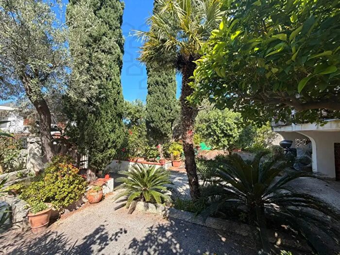 Casa con 6 locali in vendita in Mortelle, Messina