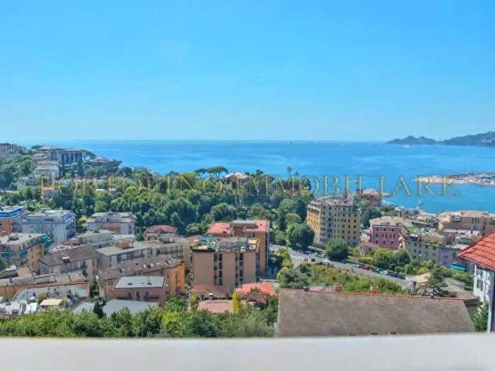 Appartamento con 6 locali in vendita in Via Don Giovanni Minzoni, Rapallo
