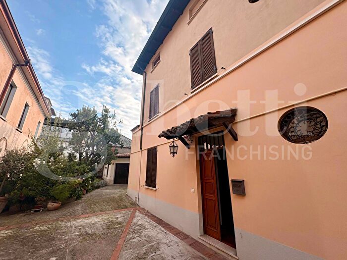Casa con 5 locali in vendita in Via Palestro, Cremona