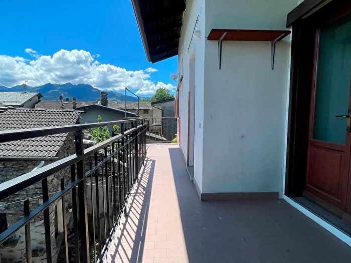 Appartamento quadrilocale in vendita in Frazione Roncaglia, Civo