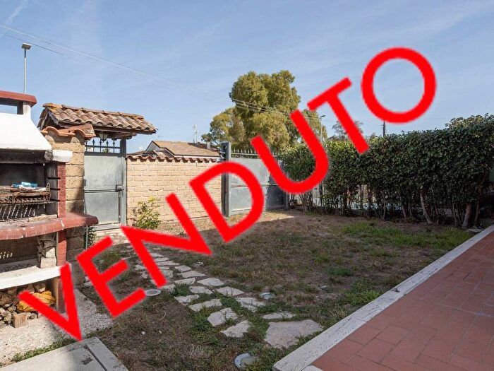 Casa trilocale in affitto in Via Giovanni Becatti, Ostia Antica, Roma