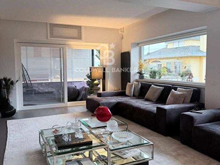 Casa con 6 locali in affitto in Via Calvi Dell'umbria, Fleming, Roma