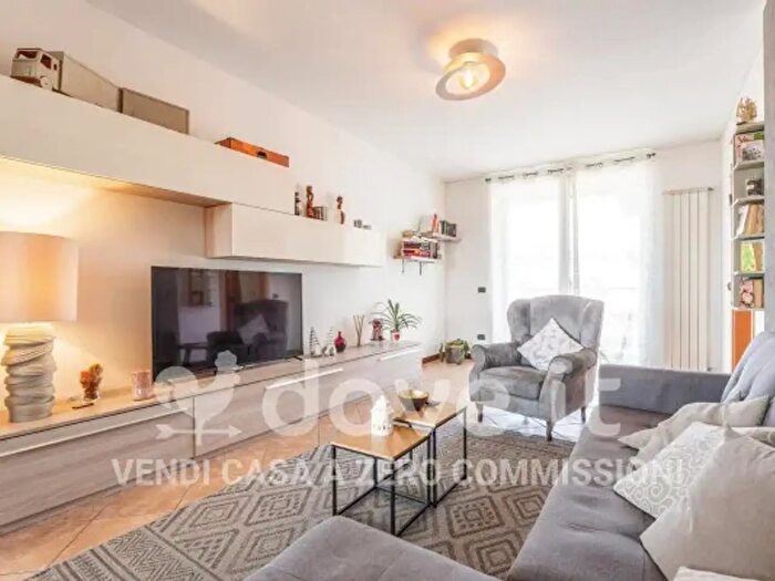 Appartamento quadrilocale in vendita in Via Don Osvaldo Bellomi, Mozzate