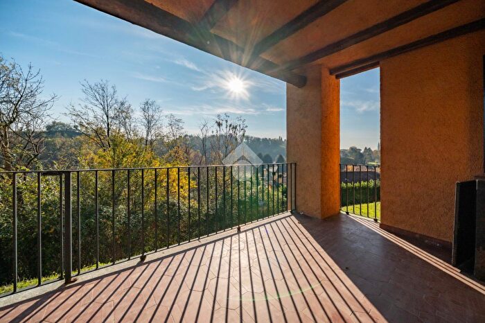 Appartamento bilocale in vendita in Via Innocente Bonfanti, Bosisio Parini