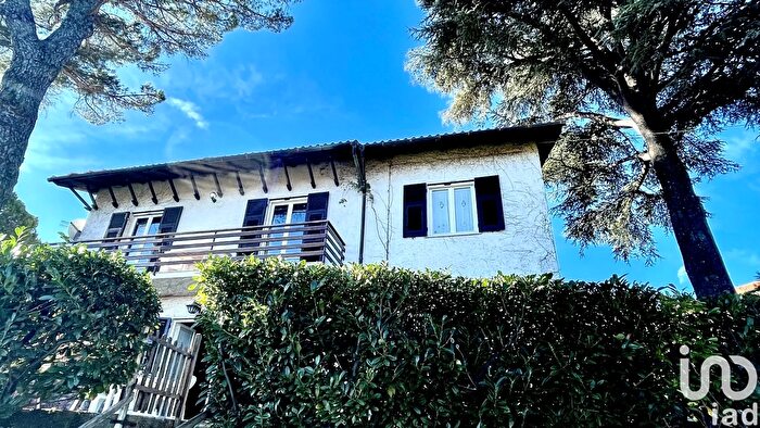 Casa con 10 locali in vendita in Via Tuccio, Cogoleto