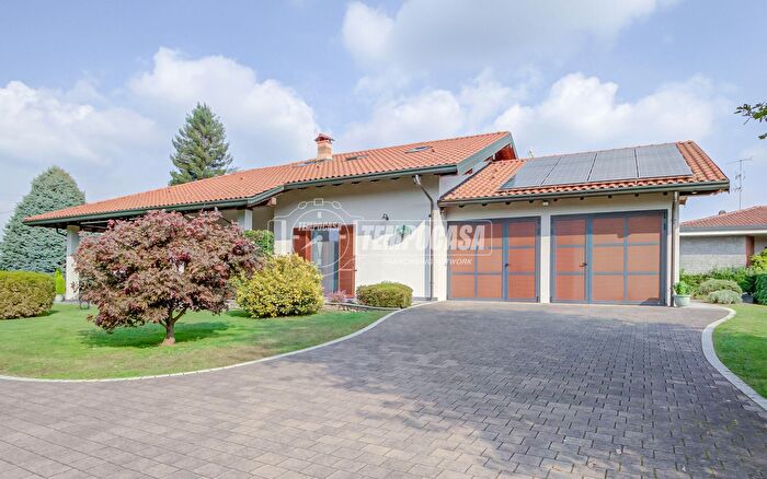 Casa con 5 locali in vendita in Via Antonio Gramsci, Pombia