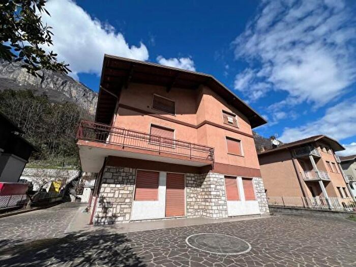 Appartamento trilocale in vendita in Via San Martino, Darfo Boario Terme