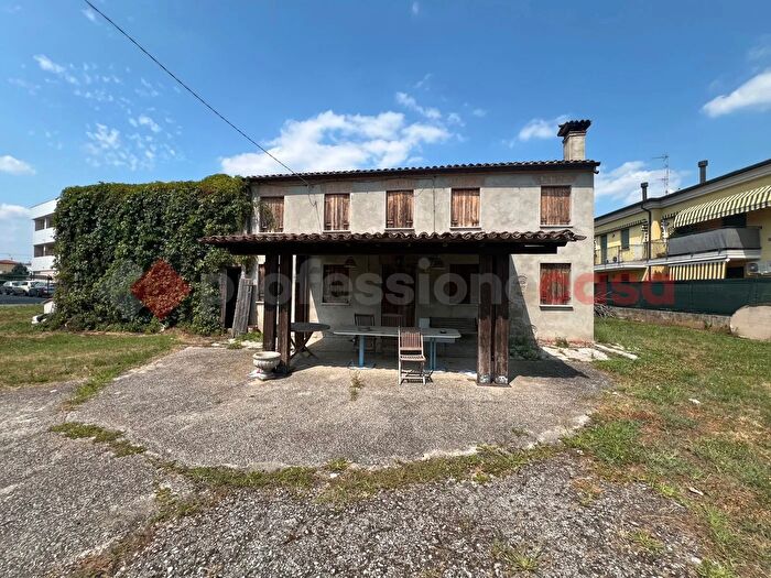 Casa con 5 locali in vendita in Via San Bortolo Snc, Monselice