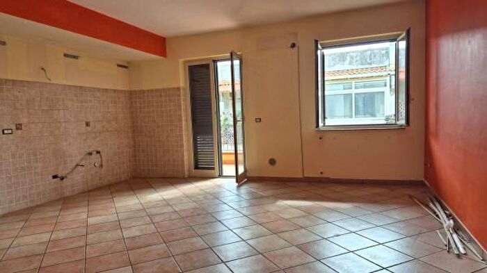 Appartamento con 5 locali in vendita in Via G Amendola, Pace Del Mela