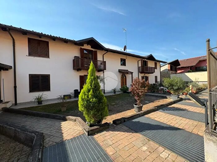 Appartamento bilocale in vendita in Via Villa, Giaveno
