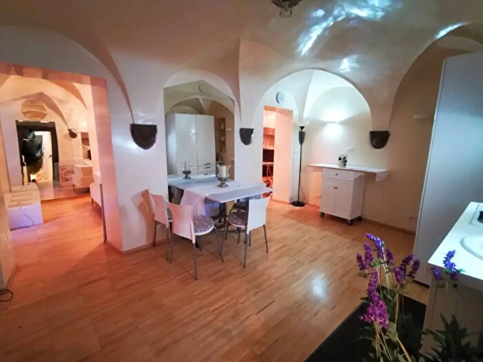 Appartamento quadrilocale in affitto in Via Garibaldi, Viterbo