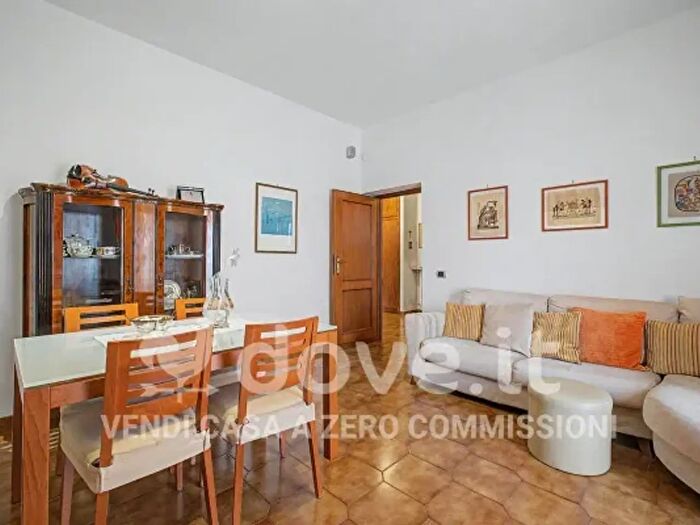 Appartamento trilocale in vendita in Via Alcesti, Roma